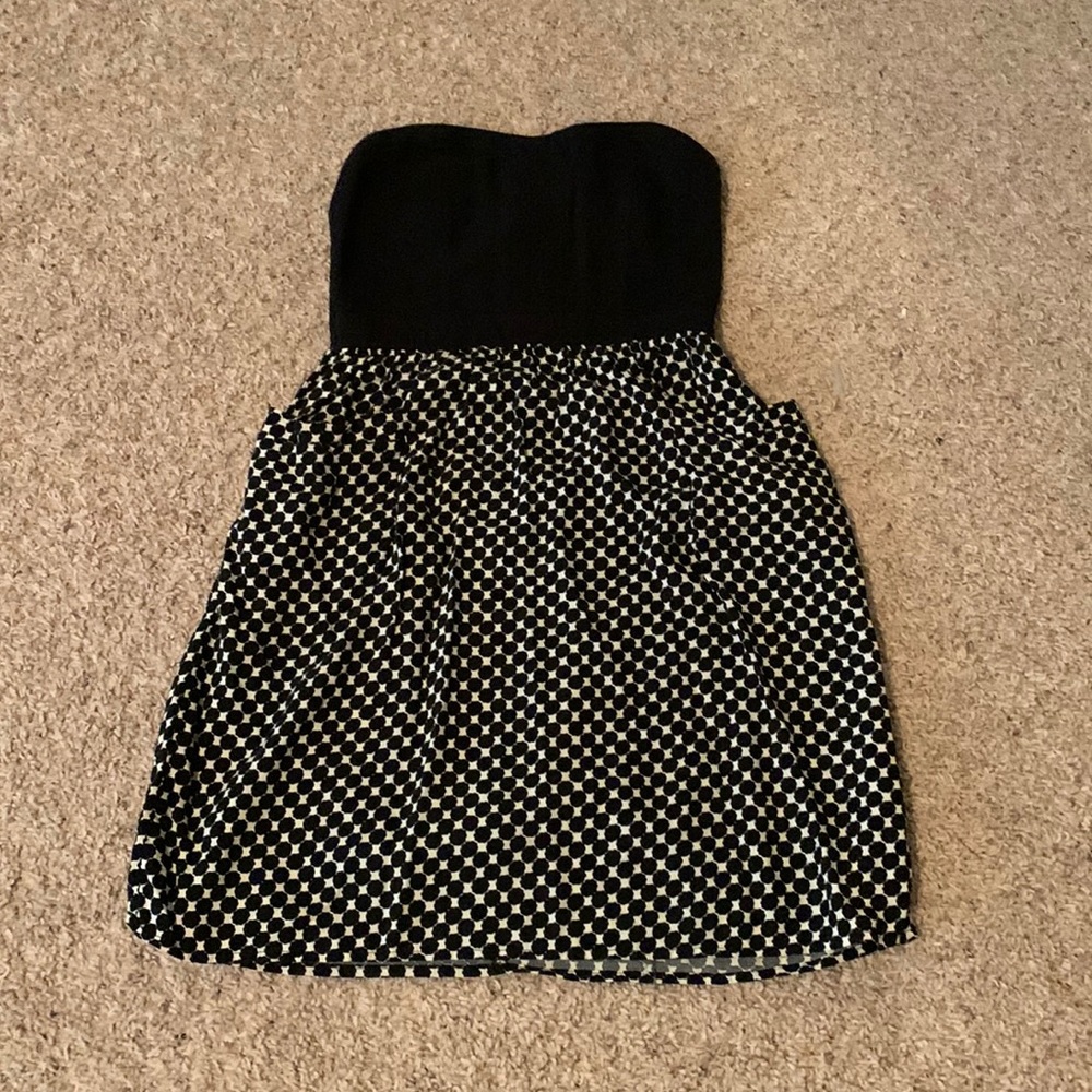 Strapless zip up dress with pockets!